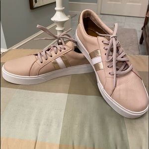 KAANAS Leather Sneakers